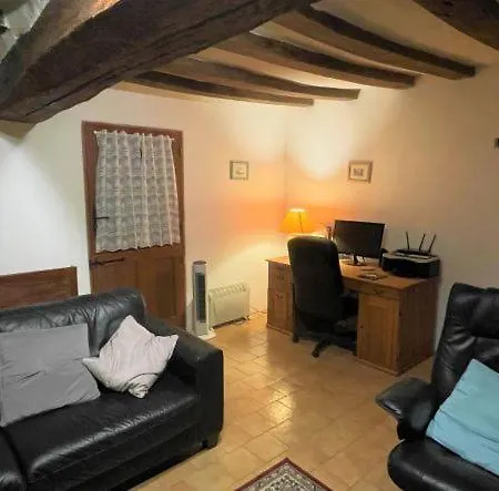 La Maison Tournesol - 3 Bedroom House With Large Garden Near Saumur *