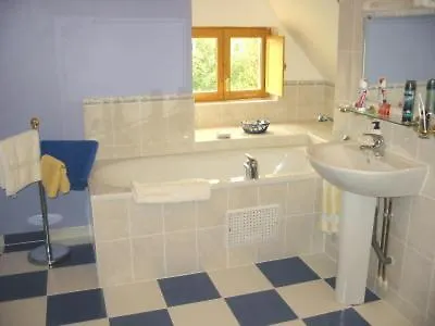 La Maison Tournesol - 3 Bedroom House With Large Garden Near Saumur *