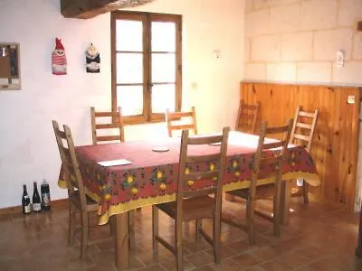 Dom wakacyjny La Maison Tournesol - 3 Bedroom House With Large Garden Near Saumur