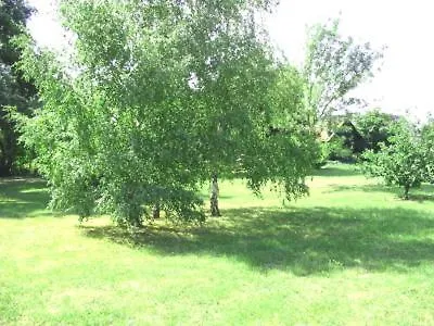 La Maison Tournesol - 3 Bedroom House With Large Garden Near Saumur *