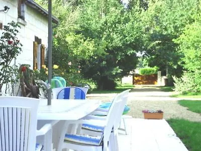 La Maison Tournesol - 3 Bedroom House With Large Garden Near Saumur Saint-Martin-de-la-Place